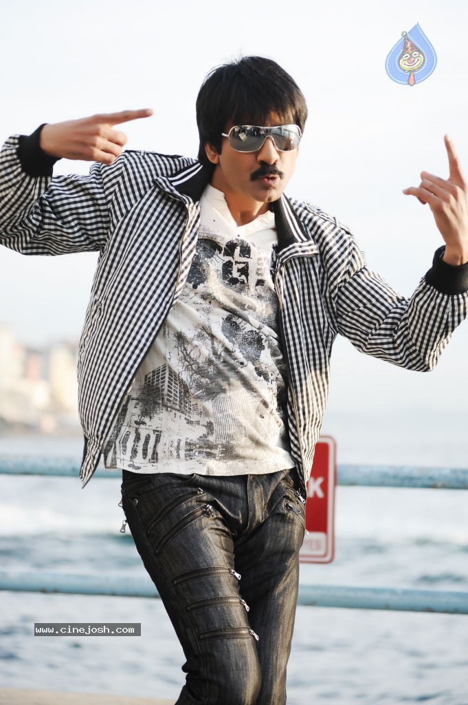 Raviteja Stills in Nippu Movie - 4 / 7 photos