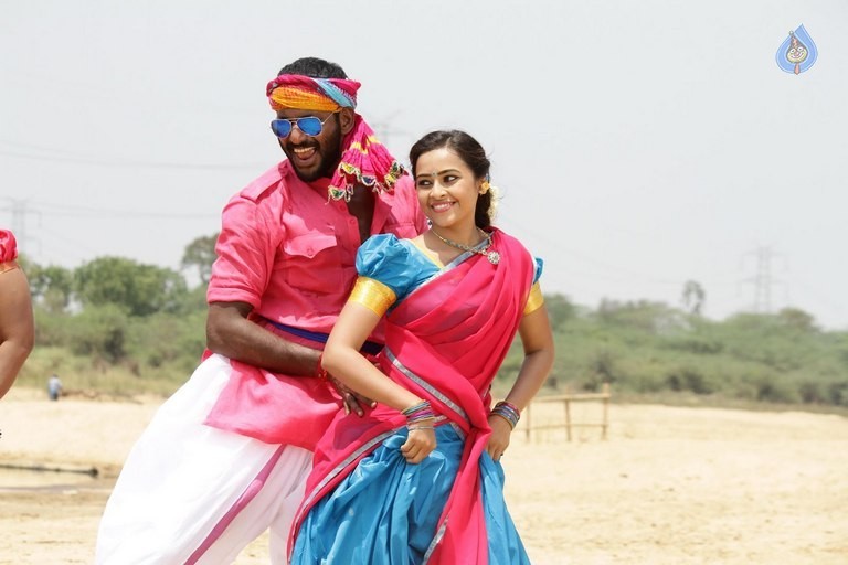 Rayudu Movie New Photos - 6 / 7 photos