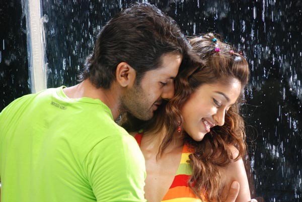 Rechipo Movie Stills Latest - Nitin - Ileana - 12 / 23 photos