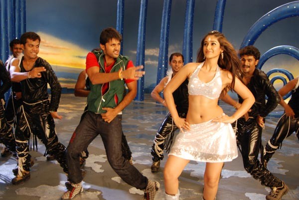 Rechipo Movie Stills Latest - Nitin - Ileana - 16 / 23 photos