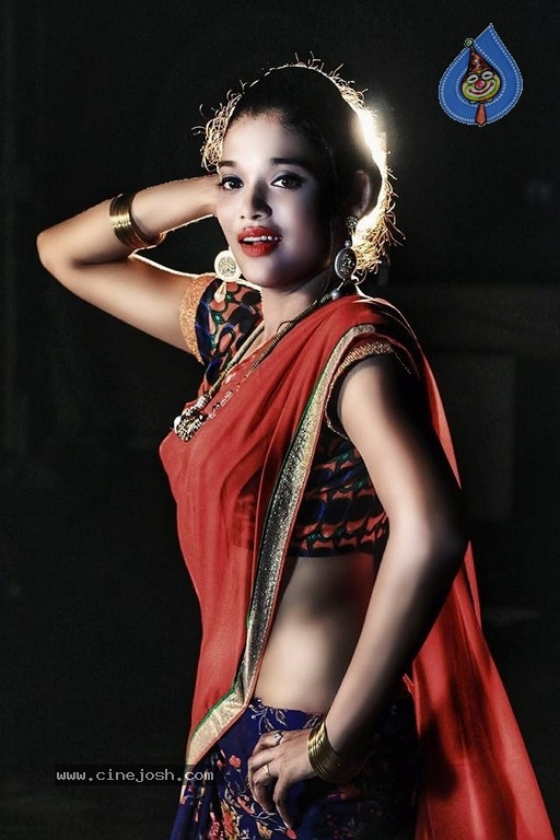 Rekha Boj Stills In Rangeela Movie - 10 / 19 photos