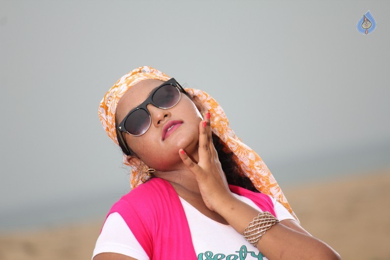 Rendaksharalu Photos and Posters - 14 / 133 photos