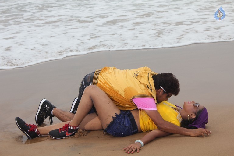 Rendaksharalu Photos and Posters - 15 / 133 photos