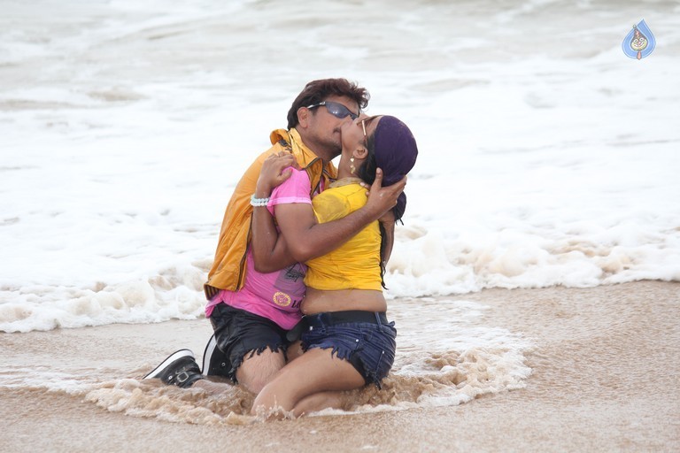 Rendaksharalu Photos and Posters - 20 / 133 photos