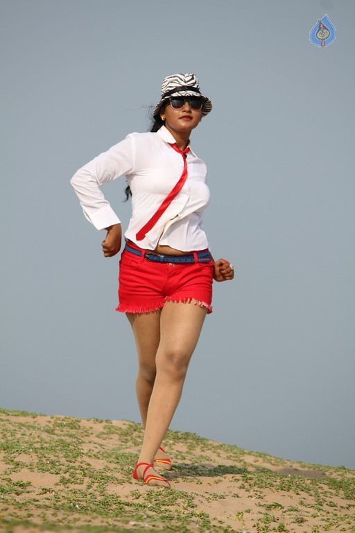 Rendaksharalu Photos and Posters - 25 / 133 photos