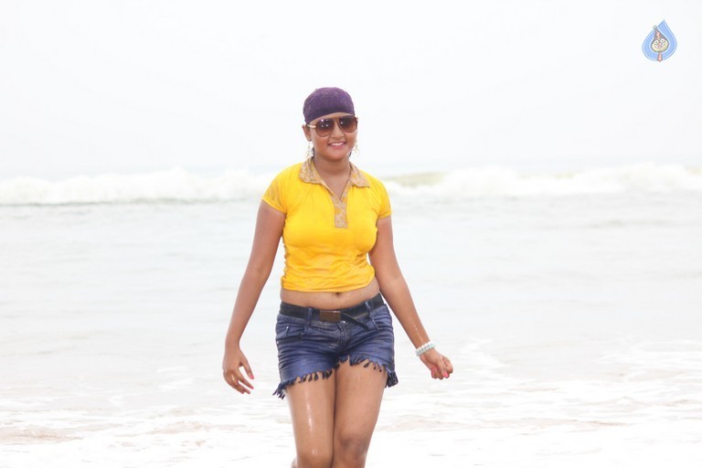 Rendaksharalu Photos and Posters - 34 / 133 photos