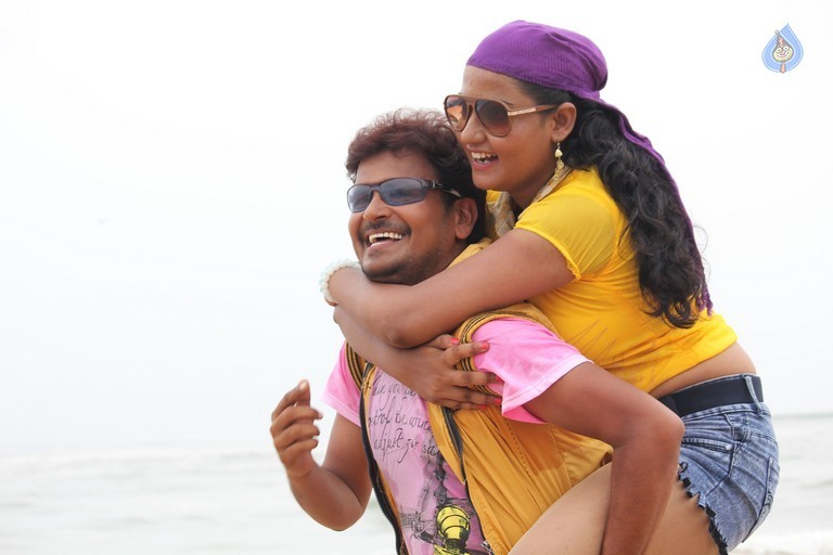 Rendaksharalu Photos and Posters - 36 / 133 photos