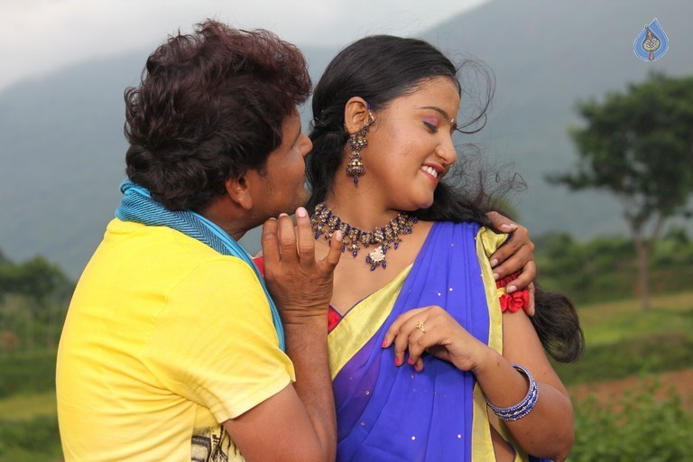 Rendaksharalu Photos and Posters - 44 / 133 photos