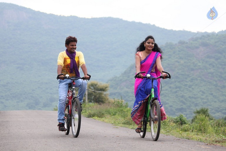 Rendaksharalu Photos and Posters - 47 / 133 photos