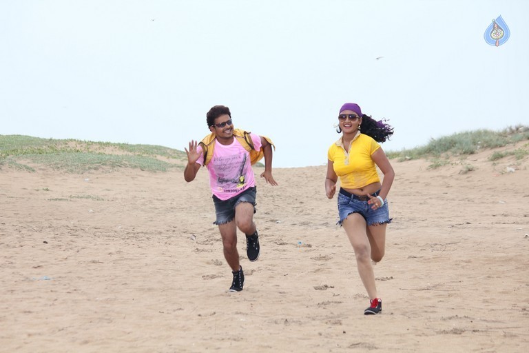 Rendaksharalu Photos and Posters - 52 / 133 photos