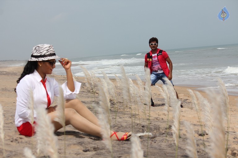 Rendaksharalu Photos and Posters - 60 / 133 photos