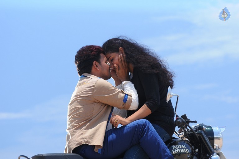 Rendaksharalu Photos and Posters - 68 / 133 photos