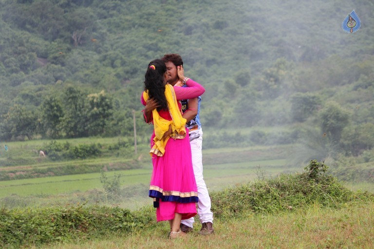 Rendaksharalu Photos and Posters - 103 / 133 photos