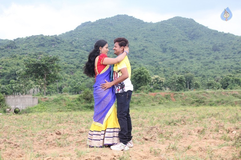 Rendaksharalu Photos and Posters - 109 / 133 photos