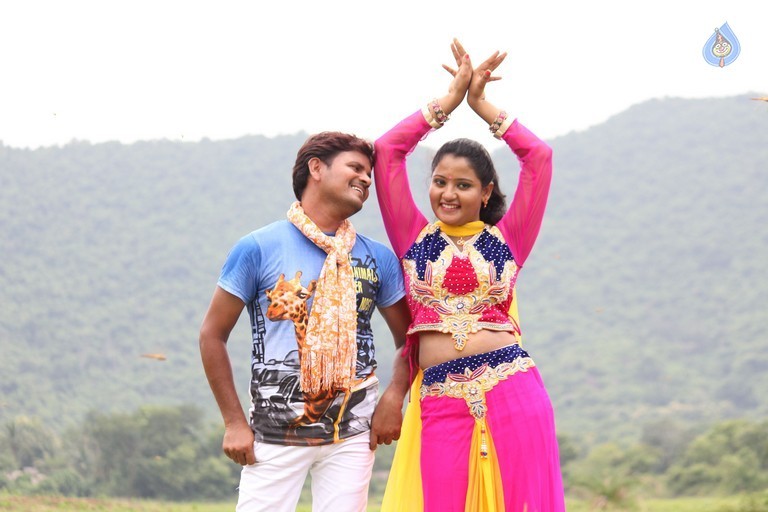 Rendaksharalu Photos and Posters - 112 / 133 photos