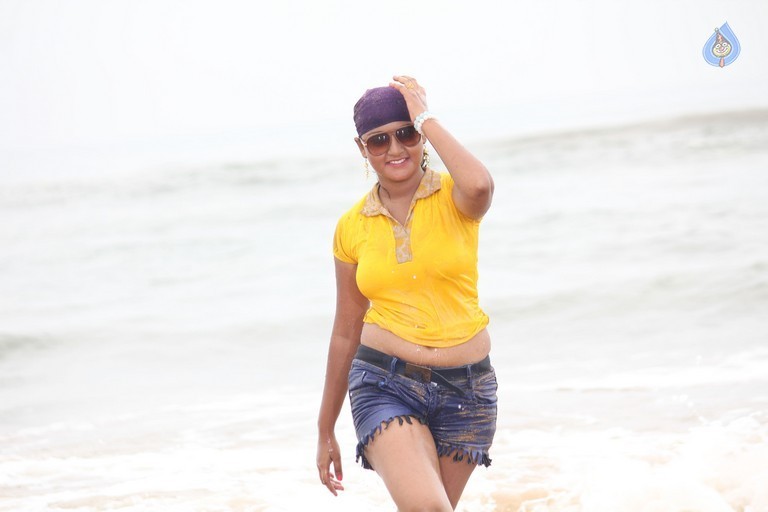 Rendaksharalu Photos and Posters - 131 / 133 photos