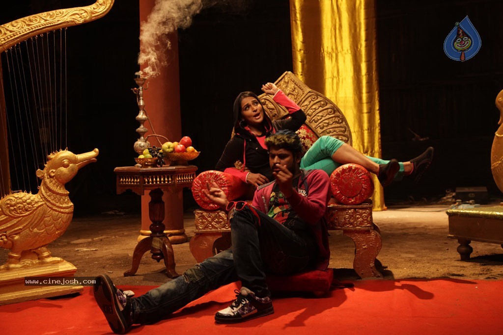 Rendavathu Padam Tamil Movie Photos - 34 / 90 photos