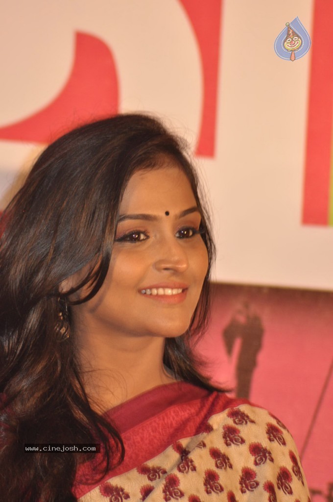 Rendavathu Padam Tamil Movie Photos - 35 / 90 photos