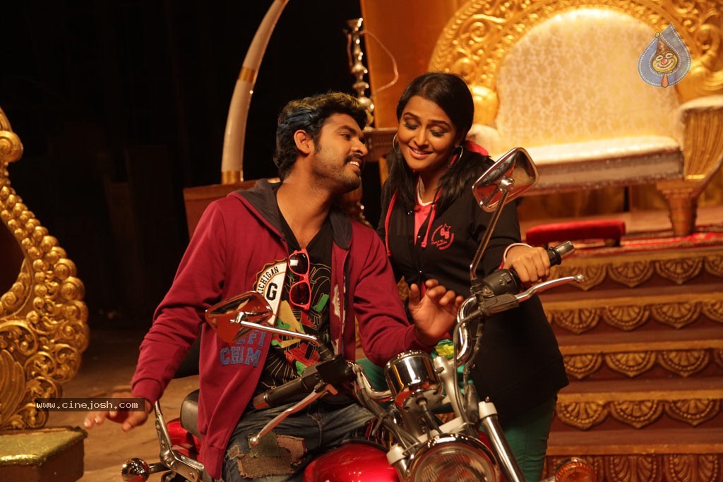 Rendavathu Padam Tamil Movie Photos - 40 / 90 photos