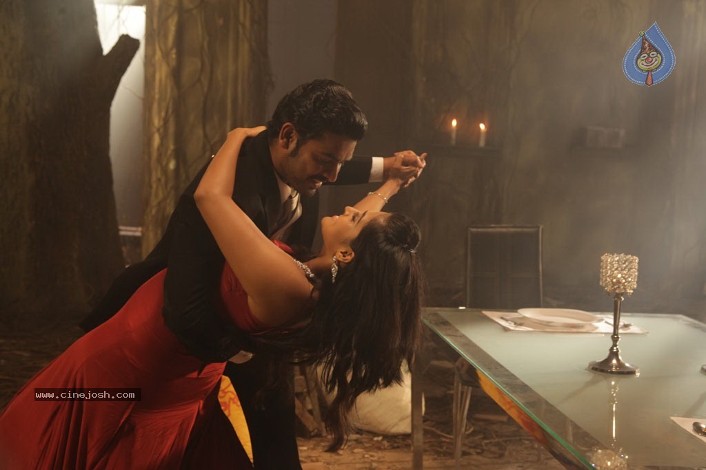 Rendavathu Padam Tamil Movie Photos - 57 / 90 photos