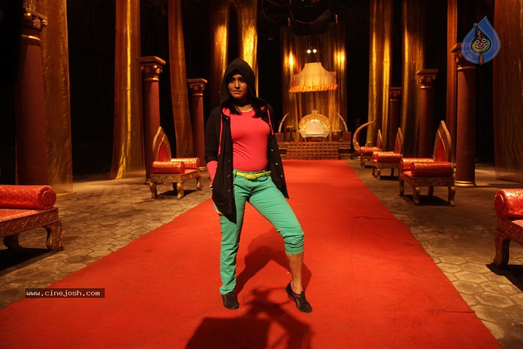 Rendavathu Padam Tamil Movie Photos - 65 / 90 photos