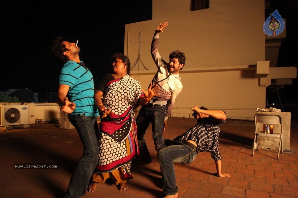 Rendavathu Padam Tamil Movie Stills - 43 / 46 photos