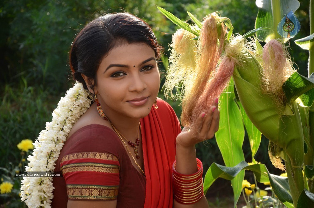 Rettai Vaalu Tamil Movie Stills - 6 / 72 photos
