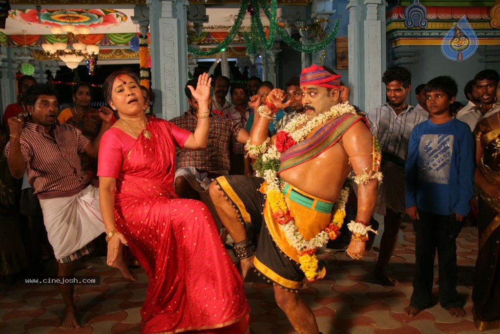 Rettai Vaalu Tamil Movie Stills - 24 / 72 photos