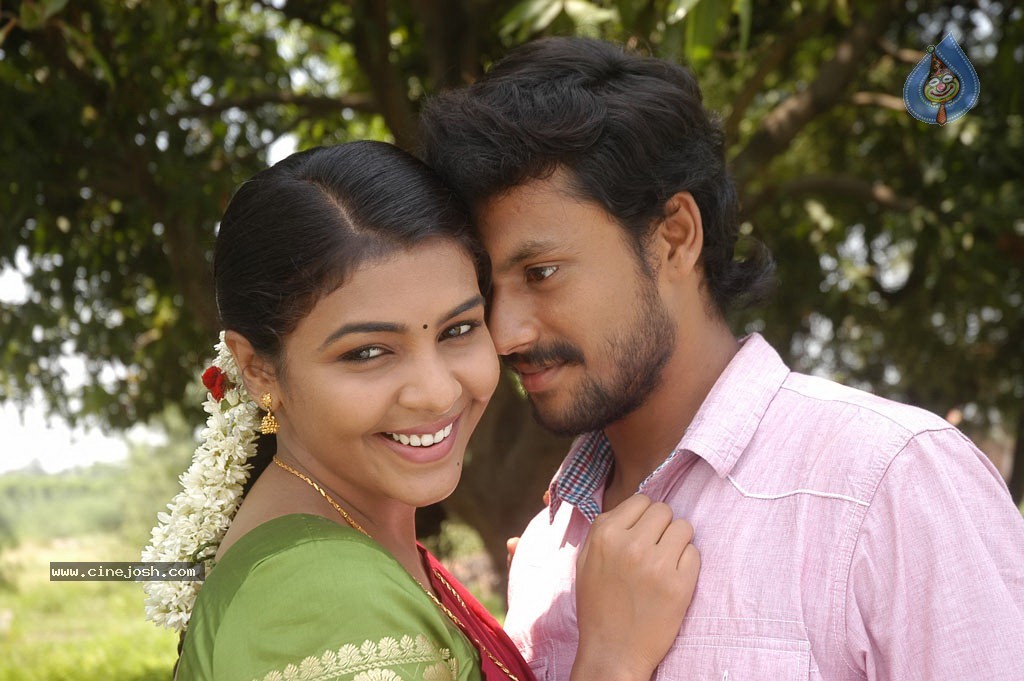 Rettai Vaalu Tamil Movie Stills - 26 / 72 photos