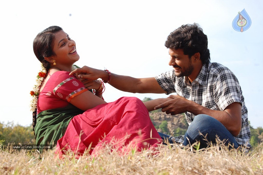 Rettai Vaalu Tamil Movie Stills - 28 / 72 photos