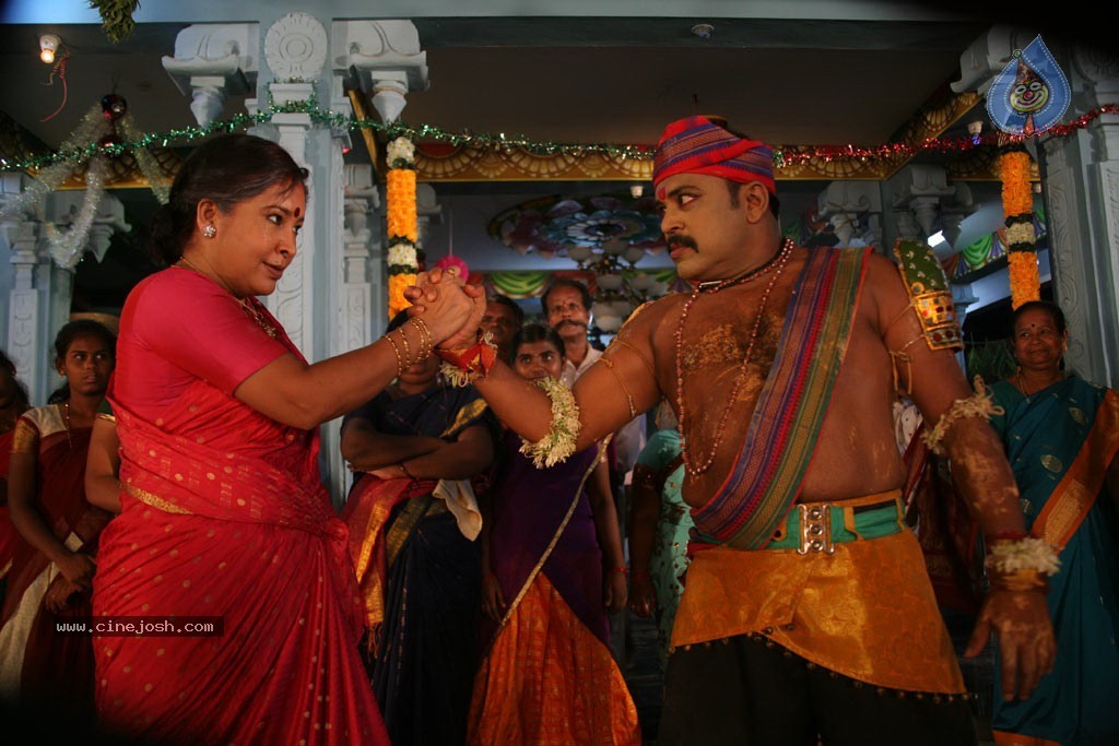 Rettai Vaalu Tamil Movie Stills - 42 / 72 photos