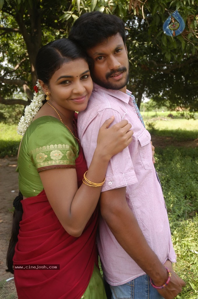 Rettai Vaalu Tamil Movie Stills - 48 / 72 photos