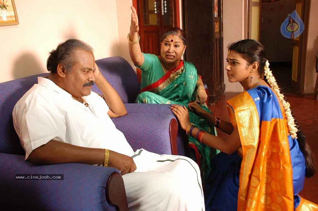 Rettai Vaalu Tamil Movie Stills - 65 / 72 photos