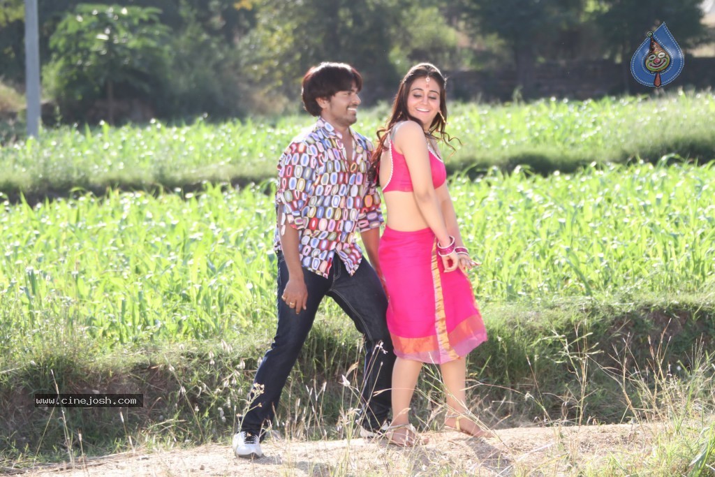 Rey Rey Movie New Photos - 2 / 40 photos