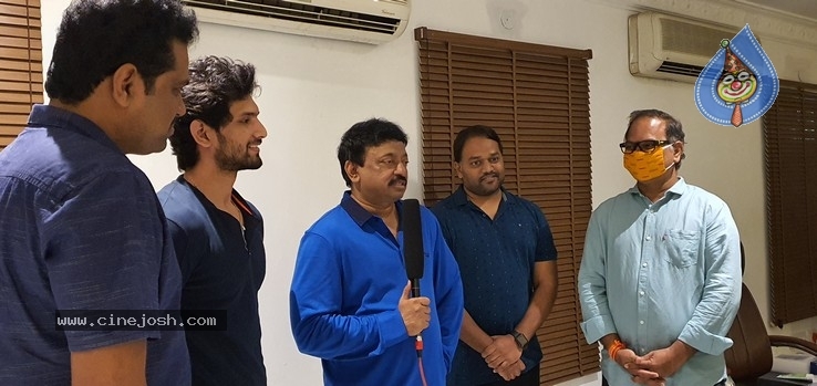 RGV Launches Valliddari Madhya Movie Song - 6 / 10 photos