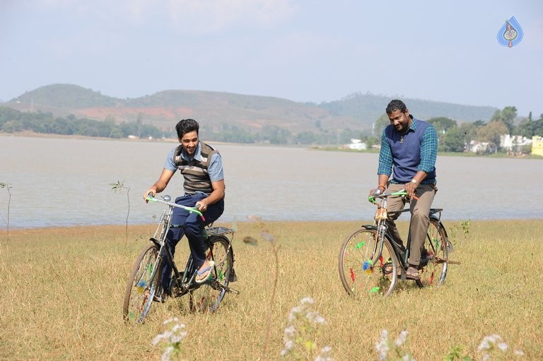 Right Right Movie New Photos - 2 / 8 photos