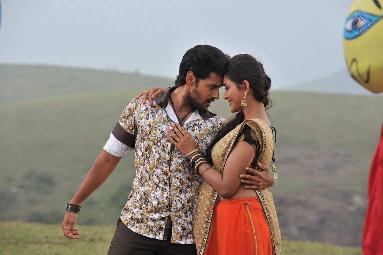 Right Right Movie Photos - 1 / 18 photos