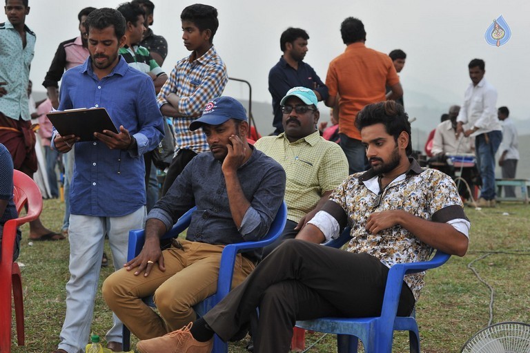 Right Right Movie Photos - 3 / 18 photos