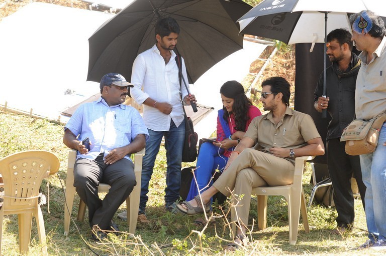 Right Right Movie Photos - 5 / 18 photos