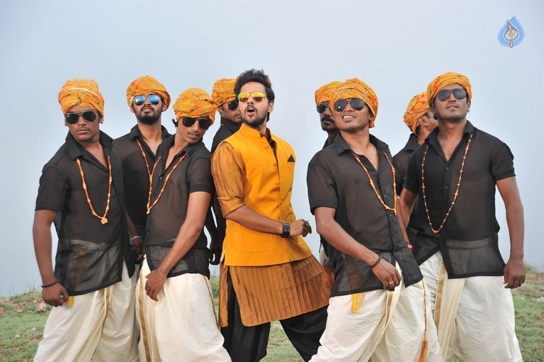 Right Right Movie Photos - 11 / 18 photos