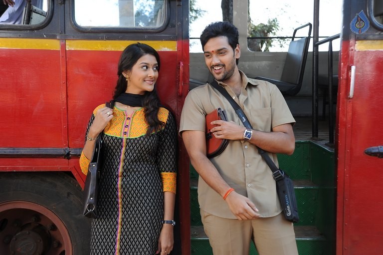 Right Right Movie Pics - 9 / 10 photos