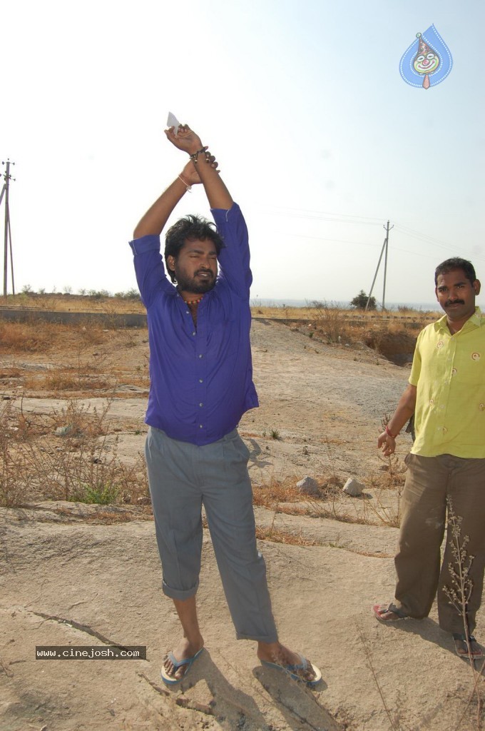 Road No 76 Chenchalguda Area Movie Stills - 17 / 52 photos