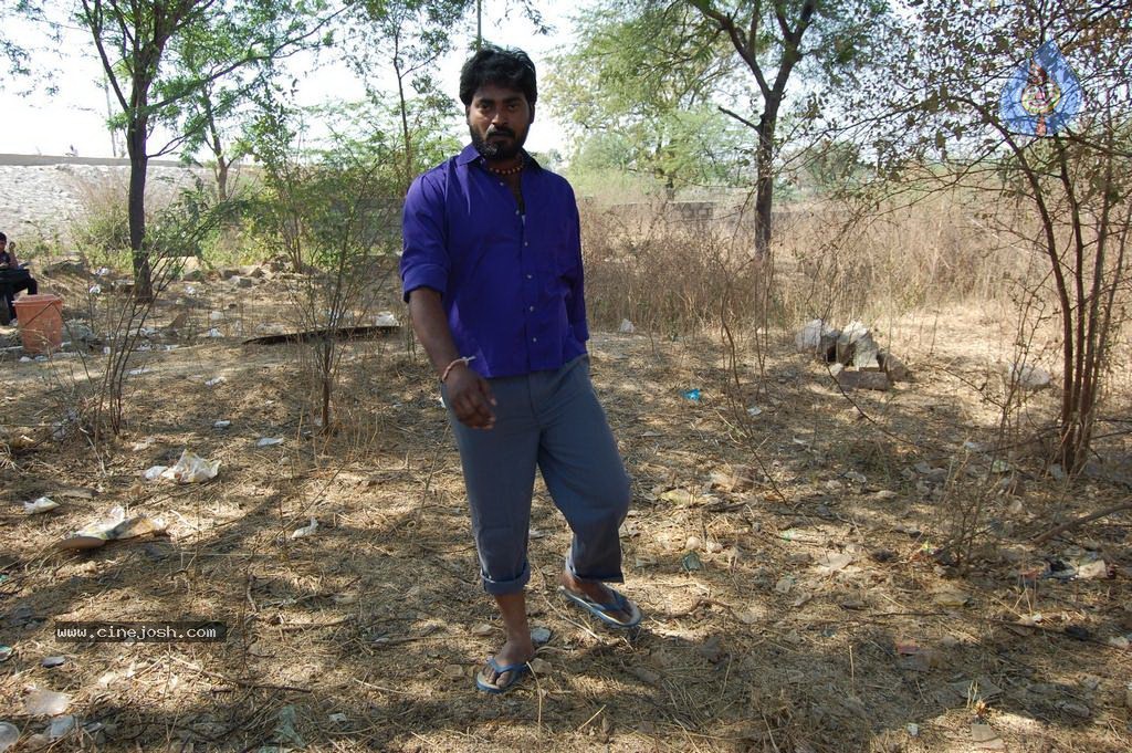 Road No 76 Chenchalguda Area Movie Stills - 20 / 52 photos