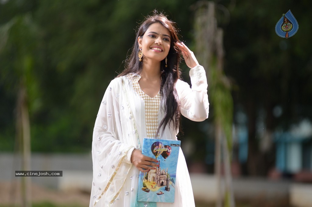 Romance with Finance Movie Stills - 17 / 145 photos