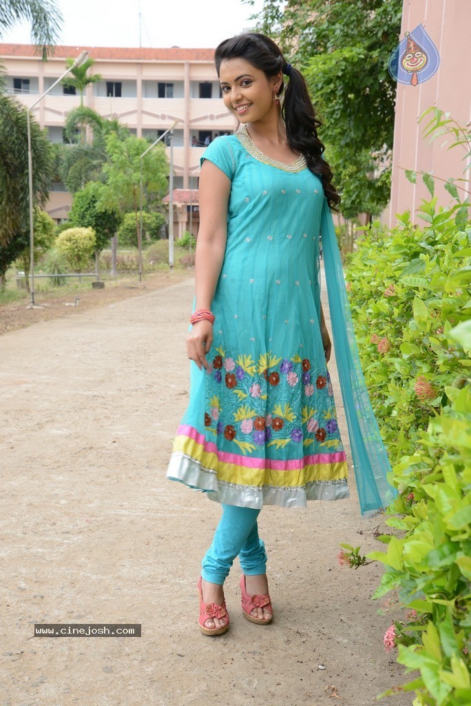 Romance with Finance Movie Stills - 21 / 145 photos