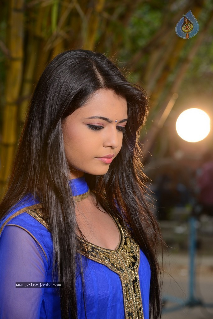 Romance with Finance Movie Stills - 38 / 145 photos