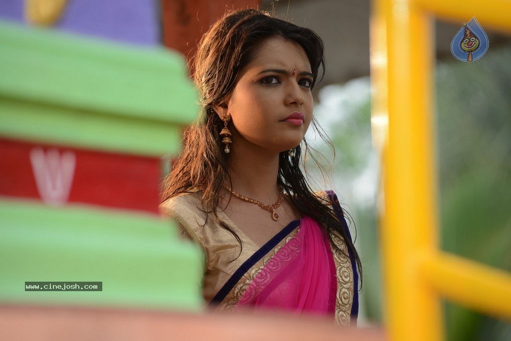 Romance with Finance Movie Stills - 64 / 145 photos