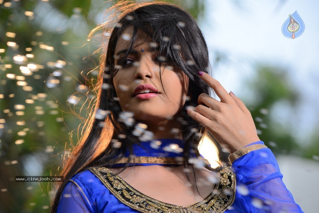 Romance with Finance Movie Stills - 68 / 145 photos