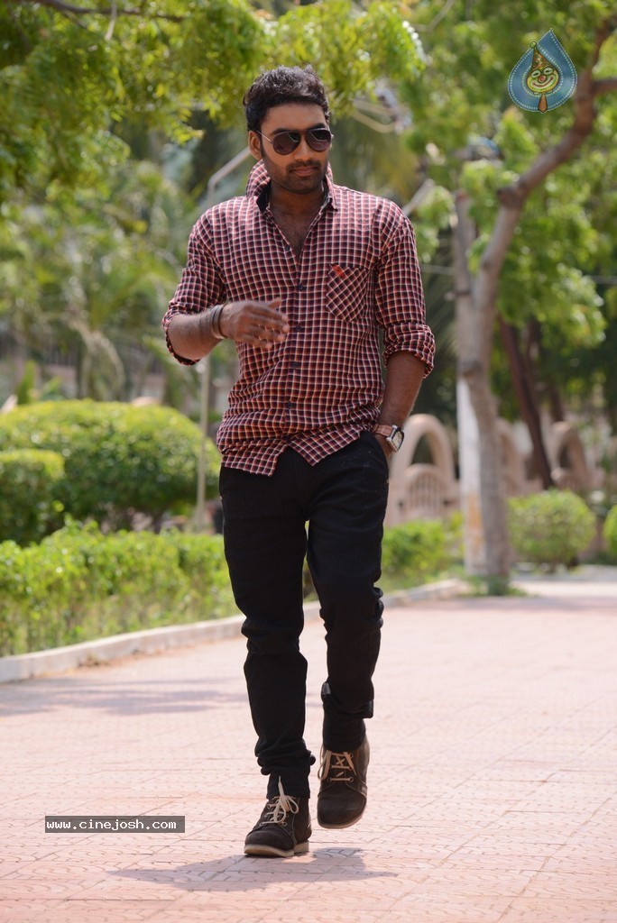Romance with Finance Movie Stills - 71 / 145 photos