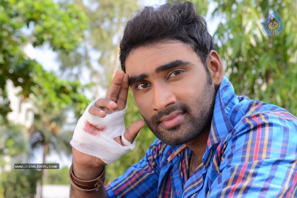 Romance with Finance Movie Stills - 100 / 145 photos
